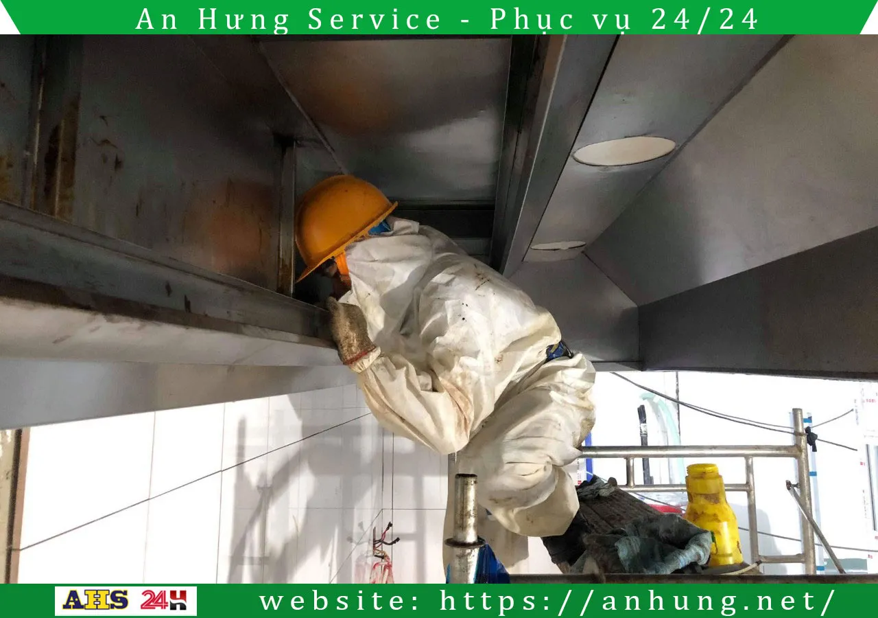 Read more about the article Vệ sinh ống khói