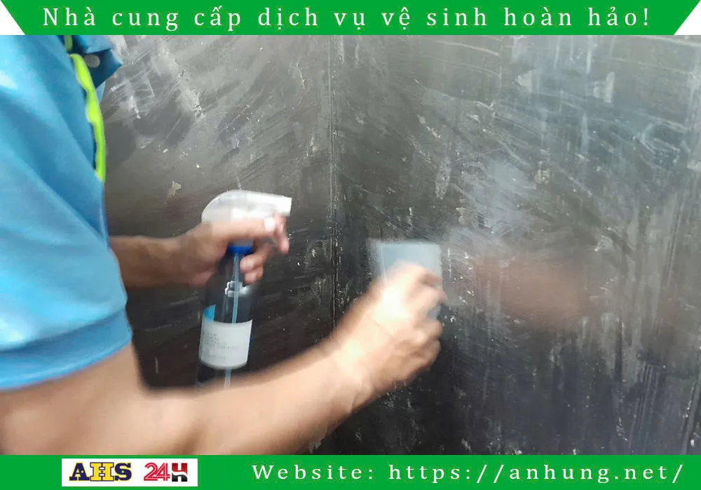 Phun hoá chất xử lý keo chết lâu ngày